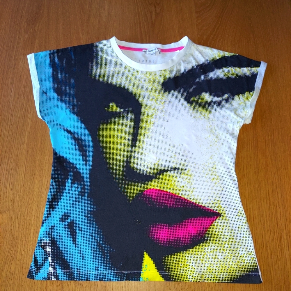 GUESS sexy lips print Eye Catcher graphic Tee T-Shirt Top